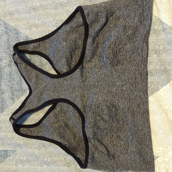 LEG3ND Sport Bra - Picture 3 of 3